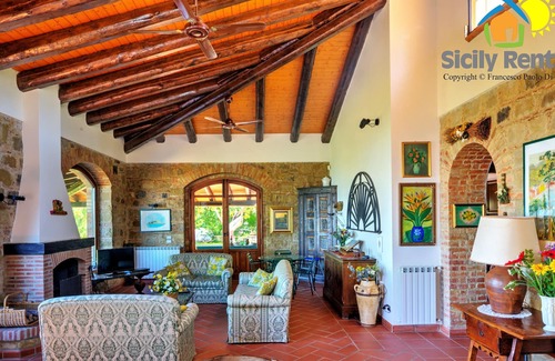 Acquedolci Villa | Large villa with a view of the Aeolian archipelago