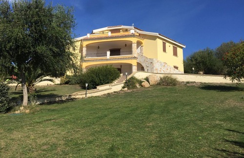 Alghero Villa | Large villa with private pool and jacuzzi