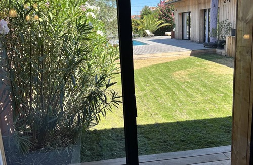 Bordeaux-Lac House | Large villa with swimming pool on the outskirts of Bordeaux