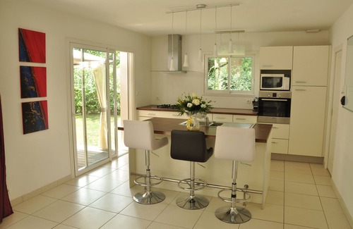 Leognan House | LARGE VILLA WITH SWIMMING POOL in the heart of the Bordeaux vineyards (Léognan)