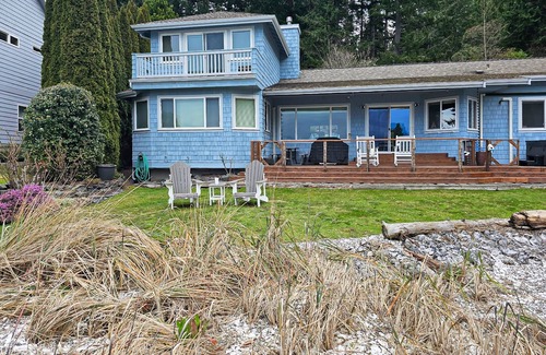Seabeck House | Large waterfront beach house with hot tub, game room, & private beach access