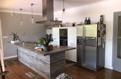 Arradon House | Large, well-appointed house with garden&pool close to the sea and shops