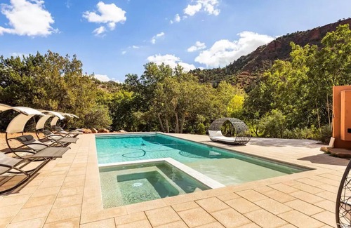 Sedona House | Largest Dome in Sedona! 7 acres on Oak Creek, 8 minutes from down town Sedona!