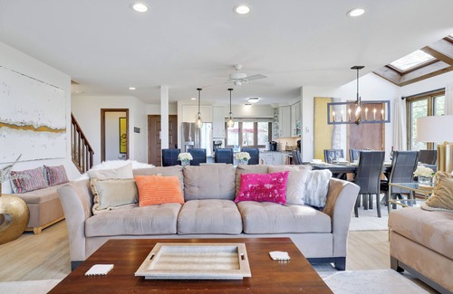 Tannersville House | Largest Modern Luxury Townhome, on the TOP of Camelback Mountain, Poconos, PA