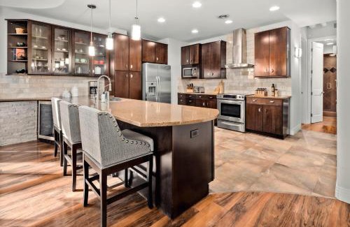 LoDo House | Larimer Square Luxury - Office - Downtown Hub
