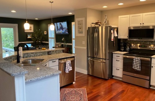 Golts House | Lark's Nest on the Chester River. Spacious, waterfront home with private dock.