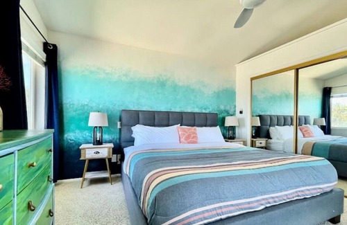 Olde Carlsbad House | Larkspur ADU · Amazing Ocean View One Bedroom King Bed Suite