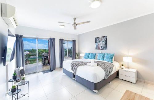 Darwin City Centre Apartment | Larrakeyah Grand - Sea View Balcony Haven with Pool