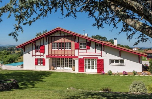 Briscous House | LARREISTA - Superb Basque farmhouse with swimming pool and panoramic view