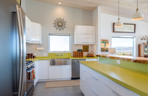 Joshua Tree House | Las Alas Del Sol- A Desert Architectural Gem 2 Bedroom Home by RedAwning