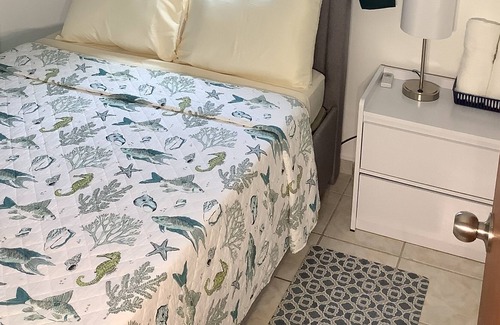 Canas Condo | ✰Las Brisas de Ponce 1 | ♛Double Beds | Parking
