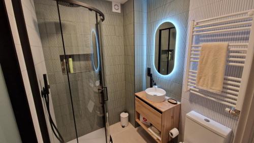 Burgos Apartment | Las Campanas de la Catedral Suite Jacuzzi