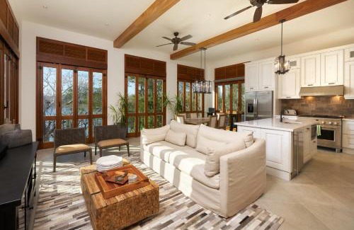 Las Catalinas Villa | Las Catalinas - 5 bedroom luxury beachfront home - Casa Alouatta