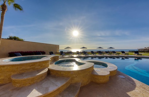 San Jose del Cabo Condo | Las Olas Oceanfront Surfer's Paradise, 3 Bedroom Ground Level End Unit