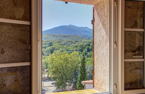 Maureillas-Las-Illas House | Las Piernas - Maison rénovée avec vue montagne