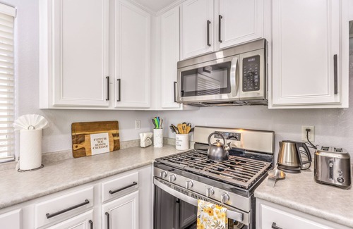 Spring Valley House | Las Vegas Clean 3BR House Near Shopping, Dining, Entertainment in Summerlin