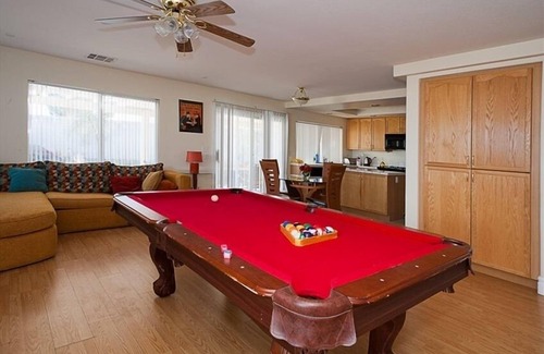 Sovana House | Las Vegas Luxury 4 BR house with the pool. 10 min drive from the Strip.