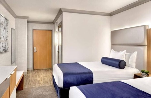 Gateway District House | Las Vegas Vacation! 3 Comfortable Units, 2 Pools, Game Room and Casino!