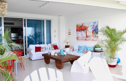 Juan Dolio - El Pueblo Apartment | LasOlasTower-JuanDolio-2Br-3Bds-7Px-WiFi-HugeTerrace-SeaView