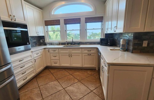 Ocracoke House | Last Clear Chance: Spectacular spacious home, pool table