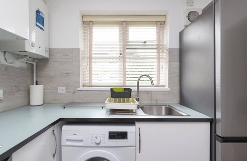 Milton Keynes House | Last min discount | Spacious 3b - Essentials near