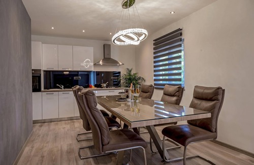 Srinjine Villa | LAST MINUTE! Luxury Villa Dream, 32sqm private pool and 4 bedroom, near Split