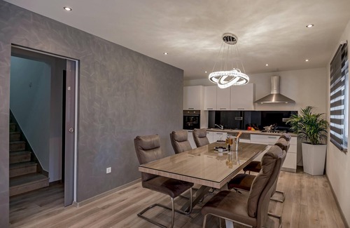 Srinjine Villa | LAST MINUTE! Luxury Villa Dream, 32sqm private pool and 4 bedroom, near Split