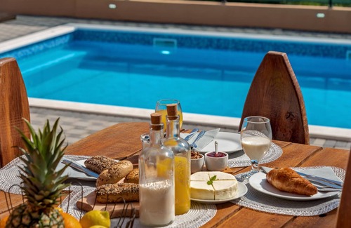 Srinjine Villa | LAST MINUTE! Luxury Villa Dream, 32sqm private pool and 4 bedroom, near Split
