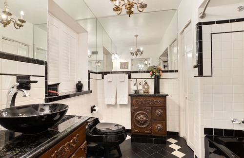 French Quarter Bed & Breakfast | Last minute Mardi Gras Discount-Book Now!nSpecial Event Rates Apply