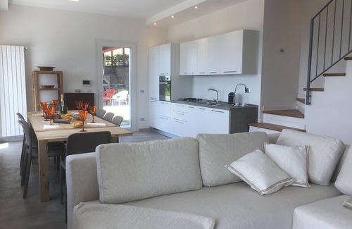Zignago Villa | *LAST MINUTE* PODERE GAIA 16 PAX pool 5x20, A/C, WiFi, BBQ, near Cinque Terre