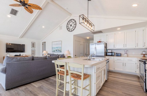 Surf Side Shores House | Last minute special -Aug 16-23! nGorgeous Views! 5BR directly on the beach!
