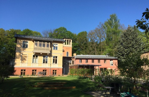 Bornstedt House | Last minute - Spring in Potsdam/Listed "Remise im Park Sanssouci"