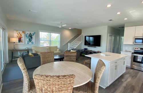 Cudjoe Key House | Latitudes - Ocean front with salt water pool.