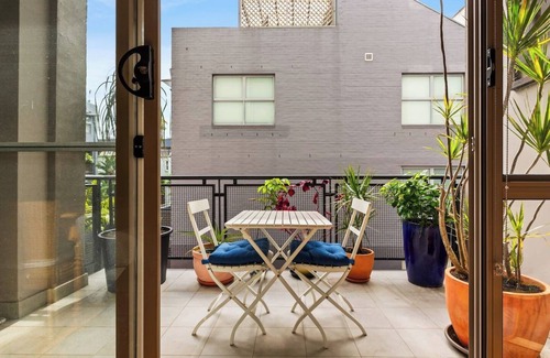 Ultimo Apartment | Laube 105 Modern Inner city Sanctuary with Balcony