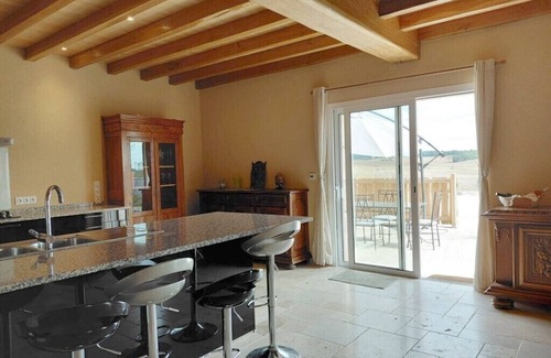 Saint-Jean-de-Duras House | LAUBIE — Splendid Views and Absolute Tranquillity Among the Vineyards