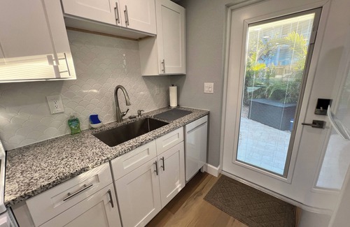 Englewood Cottage | Laughing Gull at Shorebirds 3min walk to beach Sunsets! Kayaks Bikes and More!