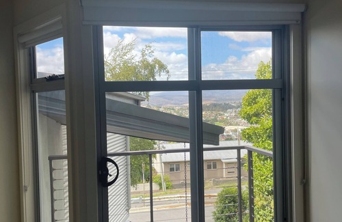 West Launceston House | Launceston View Townhouse #1