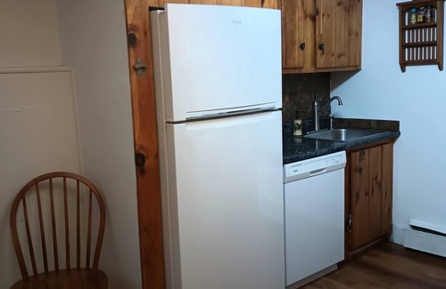 Plymouth Apartment | Launch your next adventure from here: plenty of beds, plenty of parking, plenty of fun