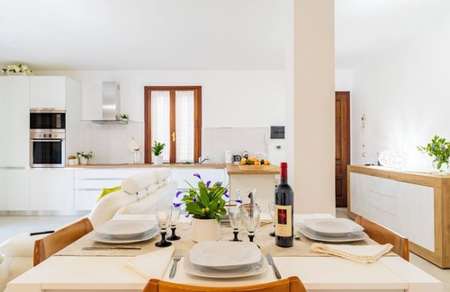 Bari Sardo Apartment | LAURA HOLIDAY HOME - Via Alghero, 9, Bari Sardo