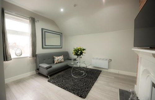 Reading Apartment | Laurel House