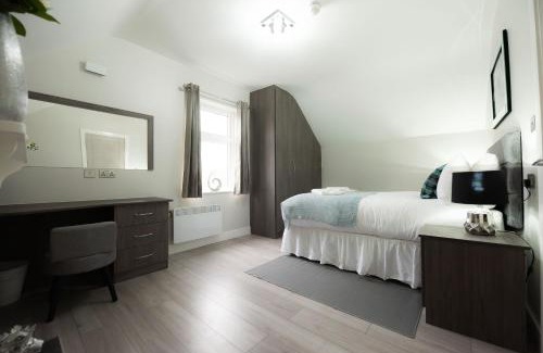 Reading Apartment | Laurel House
