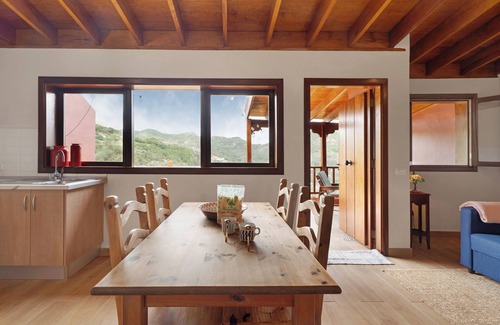 Agulo Apartment | 'Laurel' Room with Mountain Views, Wi-Fi and Air Conditioning.