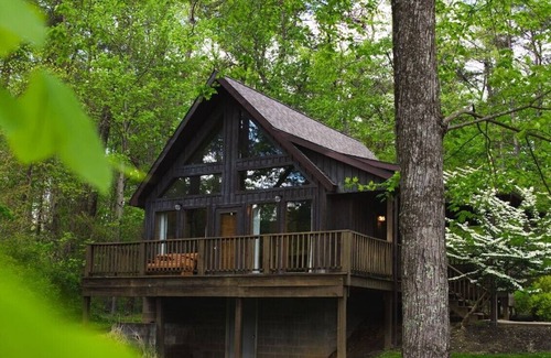 Logan Cabin | Laurelwood - Hosted by The Chalets