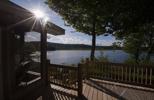 Harrington Cottage | Laurentian Lakeside Cottage 55, 4-season, 5-bedroom, 3.5 bath cottage sleeps 10