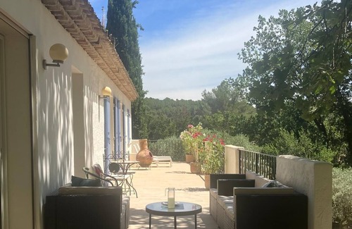 Lauris Villa | Lauris Villa Paradis sur un Grand Park de 1, 5 Hectars en Retrait de la Route