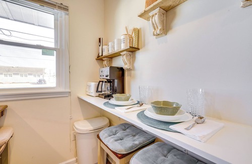 Lavallette Apartment | Lavallette Apartment w/Patio - Walk to the Beach!