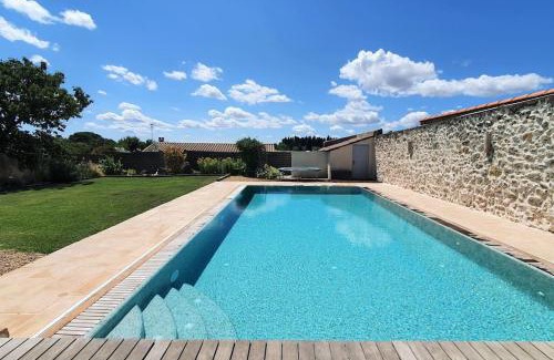 Pouzolles House | Lavande- Family Villa with Pool near Pezenas