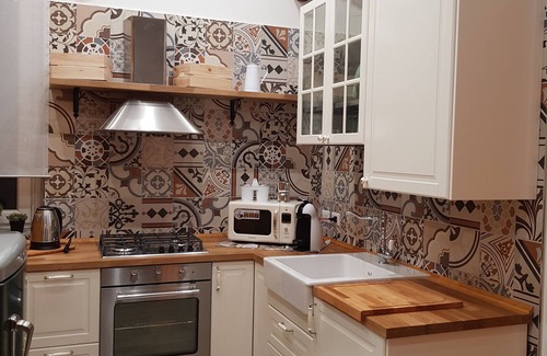 Naples City Centre Apartment | Lavanerahome apartment 2-6 seats Central Station