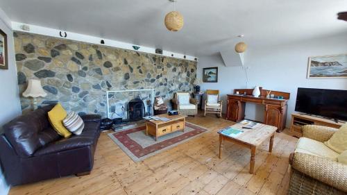 Dooega Bed & Breakfast | Lavelle's Seaside House & Mickey's Bar