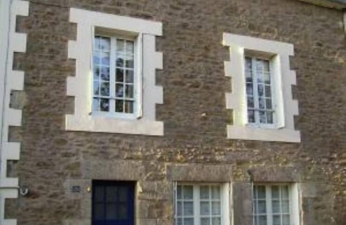 Dinard House | LAVENDER Cottage in DINARD facing St-MALO, scented GARDEN, 2 steps BEACH, shops